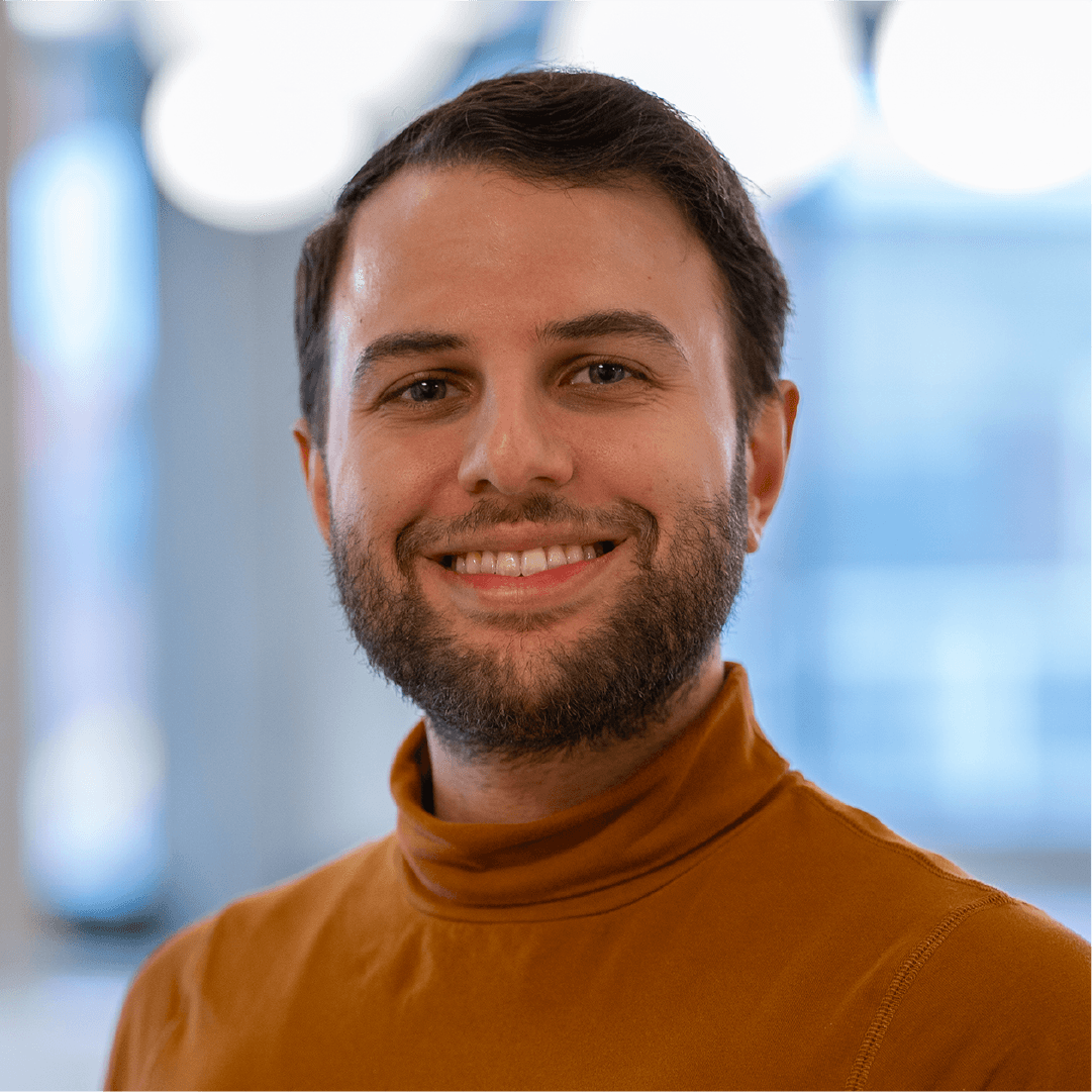 Phillip Alvarez headshot